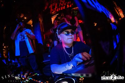 BLING IT กับ Bangkok Invaders ที่ ซิง ซิง เธียเตอร์ — photo 110