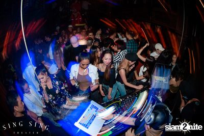 BLING IT กับ Bangkok Invaders ที่ ซิง ซิง เธียเตอร์ — photo 117
