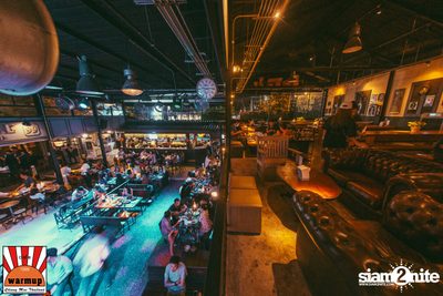 K.H.M. ที่ วอร์ม อัพ คาเฟ่ เชียงใหม่ — photo 9