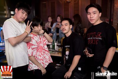 K.H.M. ที่ วอร์ม อัพ คาเฟ่ เชียงใหม่ — photo 12