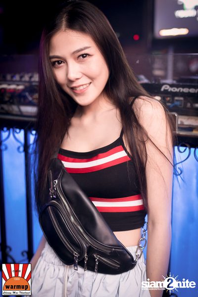 K.H.M. ที่ วอร์ม อัพ คาเฟ่ เชียงใหม่ — photo 16