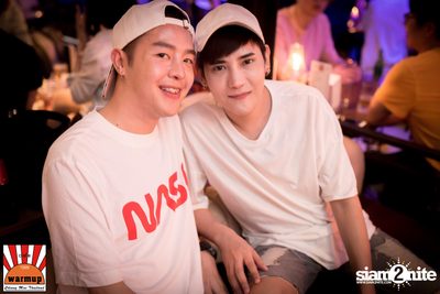 K.H.M. ที่ วอร์ม อัพ คาเฟ่ เชียงใหม่ — photo 19