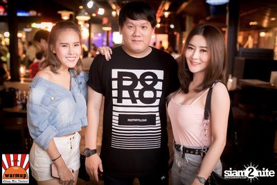 K.H.M. ที่ วอร์ม อัพ คาเฟ่ เชียงใหม่ — photo 39