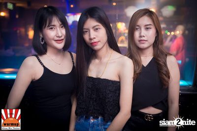 K.H.M. ที่ วอร์ม อัพ คาเฟ่ เชียงใหม่ — photo 47