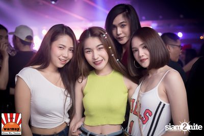 K.H.M. ที่ วอร์ม อัพ คาเฟ่ เชียงใหม่ — photo 64