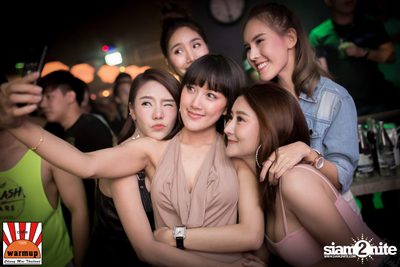 K.H.M. ที่ วอร์ม อัพ คาเฟ่ เชียงใหม่ — photo 66