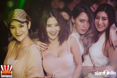 K.H.M. ที่ วอร์ม อัพ คาเฟ่ เชียงใหม่ — photo 121