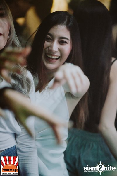 K.H.M. ที่ วอร์ม อัพ คาเฟ่ เชียงใหม่ — photo 153