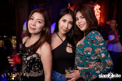 BLING IT กับ Bangkok Invaders ที่ ซิง ซิง เธียเตอร์ — photo 13