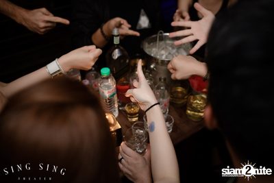 BLING IT กับ Bangkok Invaders ที่ ซิง ซิง เธียเตอร์ — photo 33