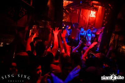 BLING IT กับ Bangkok Invaders ที่ ซิง ซิง เธียเตอร์ — photo 119