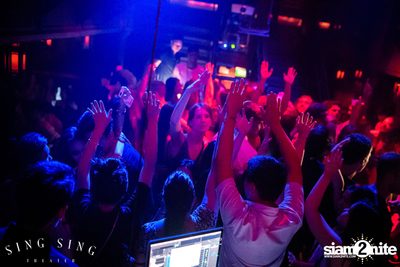 BLING IT กับ Bangkok Invaders ที่ ซิง ซิง เธียเตอร์ — photo 137