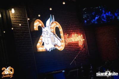 Atom Chanakan at 20Something Bar — photo 4