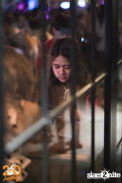 Atom Chanakan at 20Something Bar — photo 5