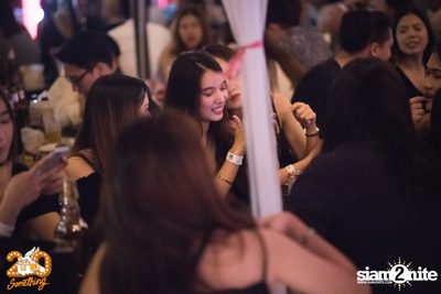 Atom Chanakan at 20Something Bar — photo 13