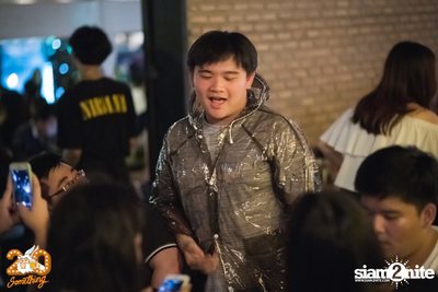 Atom Chanakan at 20Something Bar — photo 17