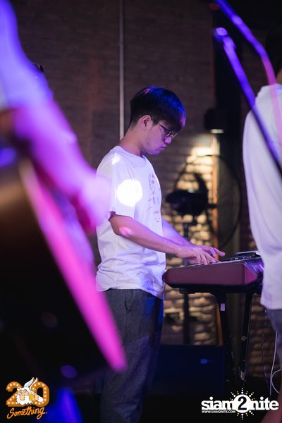 Atom Chanakan at 20Something Bar — photo 23