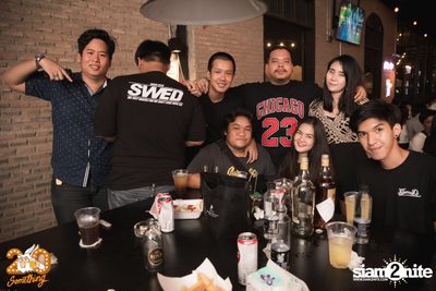 Atom Chanakan at 20Something Bar — photo 30