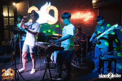 Atom Chanakan at 20Something Bar — photo 33
