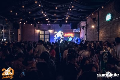 Atom Chanakan at 20Something Bar — photo 51