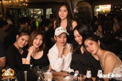 Atom Chanakan at 20Something Bar — photo 60