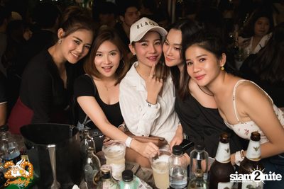 Atom Chanakan at 20Something Bar — photo 61