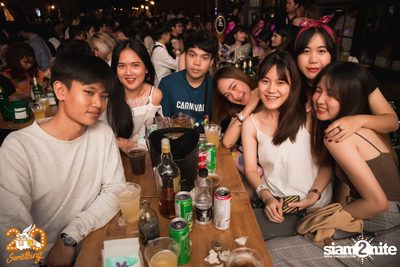 Atom Chanakan at 20Something Bar — photo 67