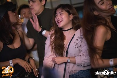Atom Chanakan at 20Something Bar — photo 76