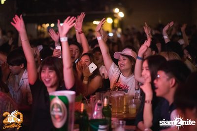Atom Chanakan at 20Something Bar — photo 77