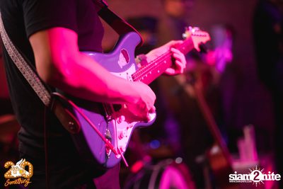 Atom Chanakan at 20Something Bar — photo 80