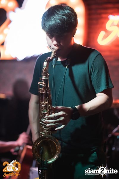 Atom Chanakan at 20Something Bar — photo 90
