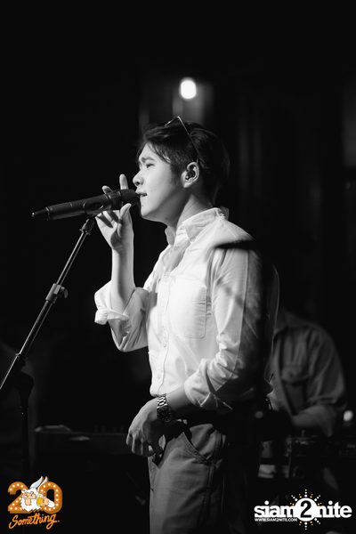 Atom Chanakan at 20Something Bar — photo 92