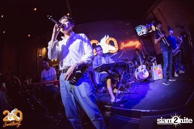 Atom Chanakan at 20Something Bar — photo 102