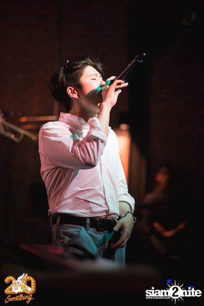Atom Chanakan at 20Something Bar — photo 105