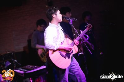Atom Chanakan at 20Something Bar — photo 112