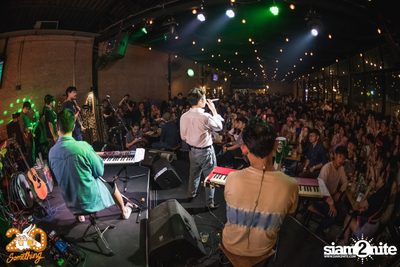 Atom Chanakan at 20Something Bar — photo 115