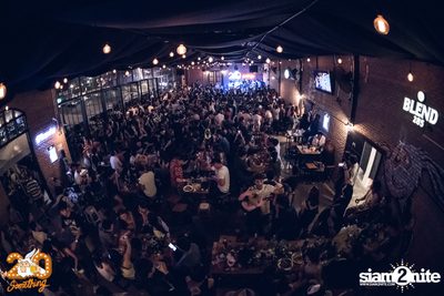 Atom Chanakan at 20Something Bar — photo 119