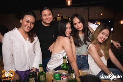 Atom Chanakan at 20Something Bar — photo 121