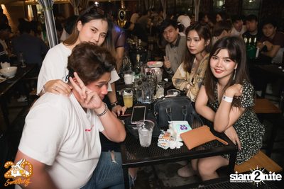 Atom Chanakan at 20Something Bar — photo 141