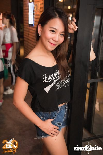 Atom Chanakan at 20Something Bar — photo 145