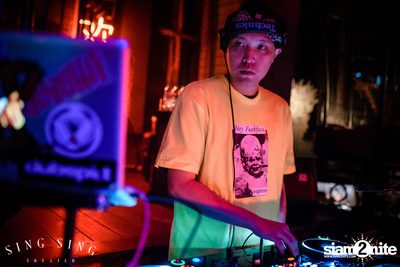 BLING IT กับ Bangkok Invaders ที่ ซิง ซิง เธียเตอร์ — photo 2