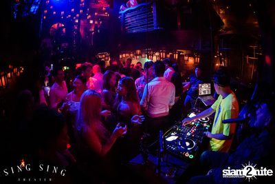 BLING IT กับ Bangkok Invaders ที่ ซิง ซิง เธียเตอร์ — photo 27