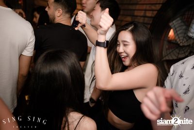 BLING IT กับ Bangkok Invaders ที่ ซิง ซิง เธียเตอร์ — photo 74