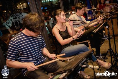 Saturday Night at Ainu Bar — photo 2