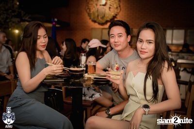 Saturday Night at Ainu Bar — photo 5