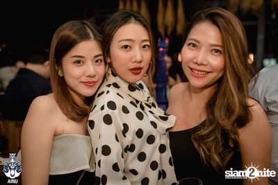 Saturday Night at Ainu Bar — photo 7