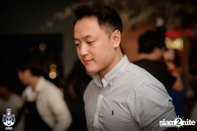 Saturday Night at Ainu Bar — photo 12