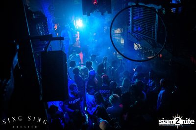 BLING IT กับ Bangkok Invaders ที่ ซิง ซิง เธียเตอร์ — photo 35