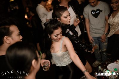 BLING IT กับ Bangkok Invaders ที่ ซิง ซิง เธียเตอร์ — photo 39