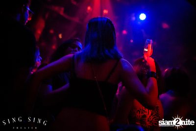BLING IT กับ Bangkok Invaders ที่ ซิง ซิง เธียเตอร์ — photo 53